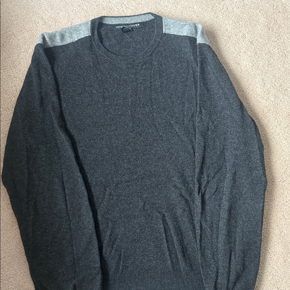 Charcoal Crewneck Sweater 💯 cashmere